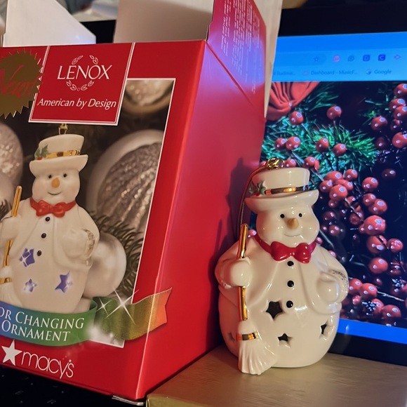 Lenox Other - LENOX Color changing lit Snowman Ornament Only at Macy’s 3.375 inches - New